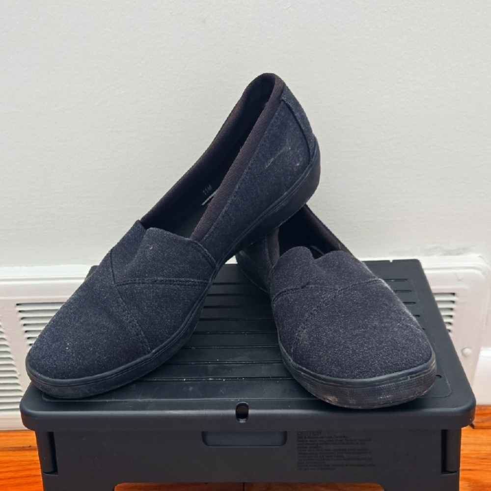Womens Black Slip-On Shoes